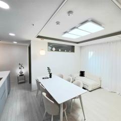 2 Bathrooms & 3 Rooms, New Elevator