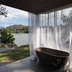 Chapel Cove Retreat - Private Tiny House with Boat Ramp