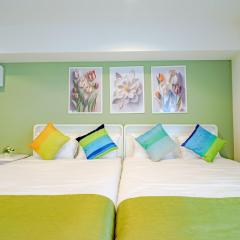 Higashi-Shinjuku 906