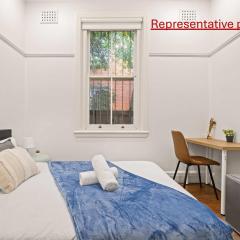 Kensington Double Room - Central & Affordable - Shared Bathroom & Kitchen