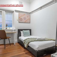 Kensington Single Room - Central & Affordable - Shared Bathroom & Kitchen