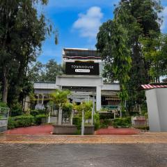 Townhouse Balewadi Stadium Pune Formerly Hotel Sarovar