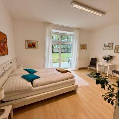 Giardino Airport Apartment with garden