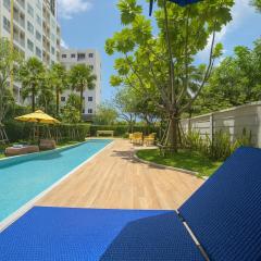Brand New Beach Condo Huge Pool Tennis & Sunshine 5 min from Beach