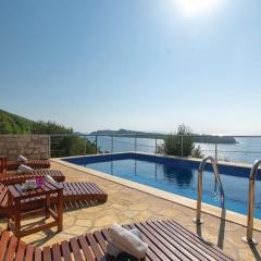 Apartman Mario with pool by Villas Guide