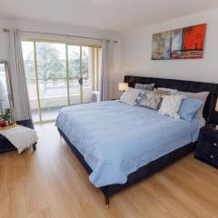 Stylish Inner-City Haven at The Gatsby