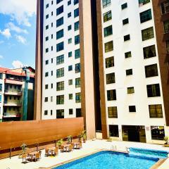 Vibrant 2-Bedroom Apartment - Pool, Gym and Prime Location