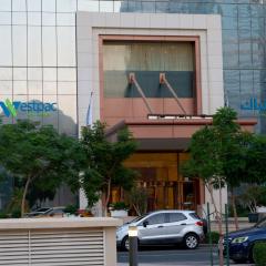 Westpac Hotel & Suites - Westbay Doha