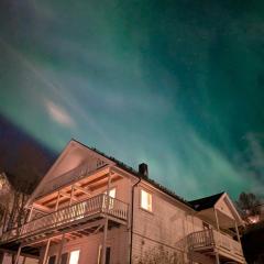 Near Downtown - Large Beds - Free Parking