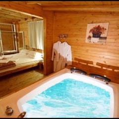 נופים בלבן - בקתה עם אמבט ספא מלבני ענק ובריכה פרטית