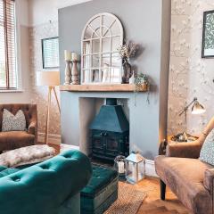 Ty-Fry House, by Solace Stays