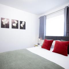 London Chic Apt great location free parking