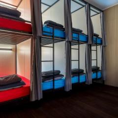 Capsule Hostel Perth - note - Valid passport required to check-in