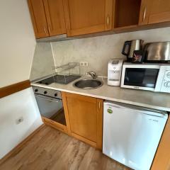 Studio Royal Plaza sleeps 4 Prime location, distance to ski lift - 50M