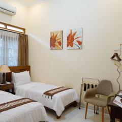 Ndalem Panembahan 12 Guest House