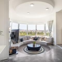 one bedroom plus 1 extra room Nomad Dreams N6 in Cascais mountain view