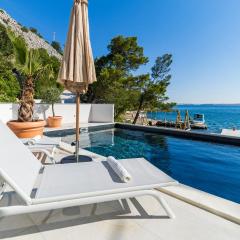 Villa Palazzo Maestral beachfront by Villas Guide