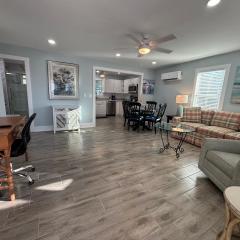 Grouper- NEW Remodel Entire Unit Kit Washer Dryer Upstairs 3Mi to Beach