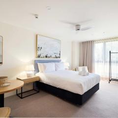 Queen Studios with Sofa Bed at Manly - 3min walk to Corso & Manly Beach