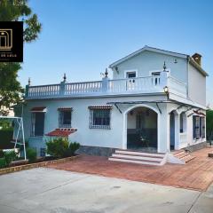 Villa de L o L a, Pura Calma & Jakuzzi, a 50 minutos de Málaga y 45 de Córdoba