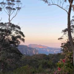 Govetts Leap lookout cottage with sauna