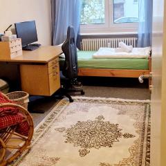 Doppelzimmer mit Garten, Kicker und Grill