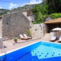 Luciana by Vintage Travel