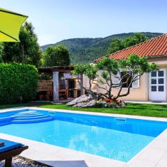 Sele by Vintage Travel