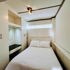 White Pearl at Strand