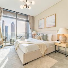 Studio with Dubai Canal View, Walking Distance to Metro Station and Near Downtown Dubai - Peninsula One, Business Bay by Deluxe Holiday Homes