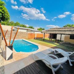 Casa con pileta y quincho