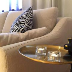 Large family room near Metro Taipei station for comfort and convenience, where 5 can relax and create unforgettable moments