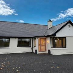 Willow Lodge Cashel- Rock View-Sleeps 8 guests-Spacious- Cosy