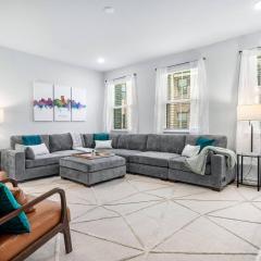 Beautiful Walkable 3-BR Midterm in Richmond Suburb