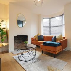 3-Bed Home Perfect for Exploring Nottingham & Derby