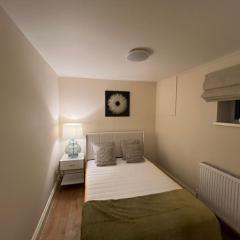 Cozy & Chic 2BR Teddington Apartment Central Location