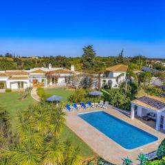 Villa Casa do Amendoal by Villa Plus