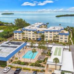 Beautiful 2 BR Condo With Private Beach Access Sunset On The Gulf