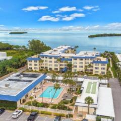 Gorgeous condo with private beach access on Longboat Key Seaside Dream