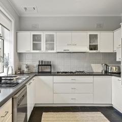 Bedford Beauty Stylish Retro Family Home with office