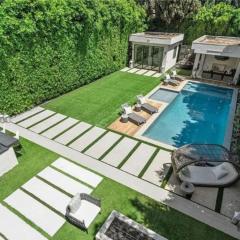 Luxury Escape 6BR Villa Pool, Gym, Theatre, EV