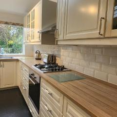 Music Lovers Piano Pets Ok & Driveway Parking