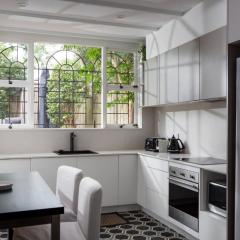 Charming 2-Bed Terrace in Prestigious Ascot