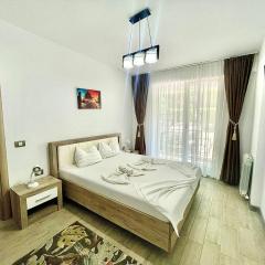 Sunny Holiday Apartment by Alz