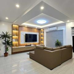 4 Bedroom House for 5-6 guests