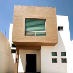 Casa Moderna al Norte, Vista Panorámica, Super Bien ubicada