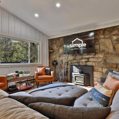 Roaring Bear Cabin - Secluded Killington Retreat with Hot Tub and Fire Pit