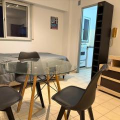 Depto sencillo a la vuelta del patio olmos cerca de todo