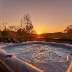 RoundTop Chalet - Hot Tub, Fire Pit & Mountain Views near Killington & Okemo