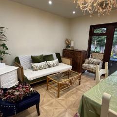 Charming Holyport Hideaway: 1BD Farmhouse